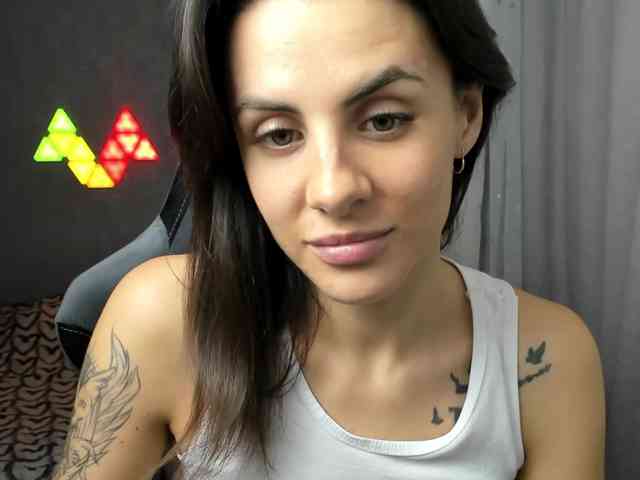 -EmilyJones- webcam