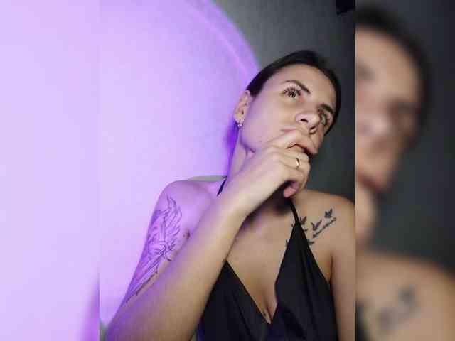 -EmilyJones- webcam