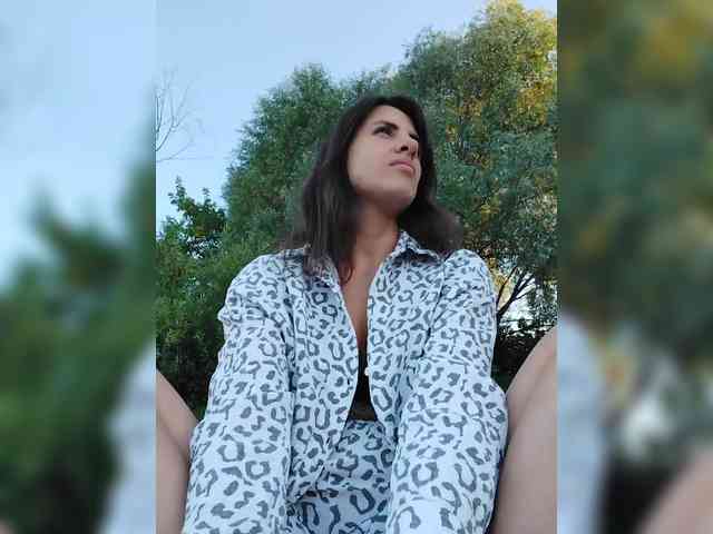 -EmilyJones- webcam