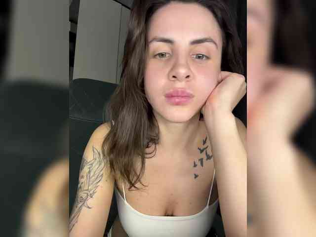 -EmilyJones- webcam