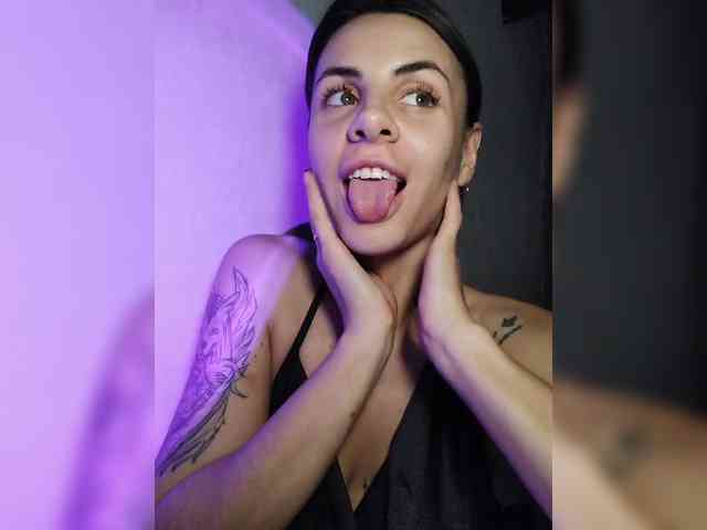 -EmilyJones- webcam