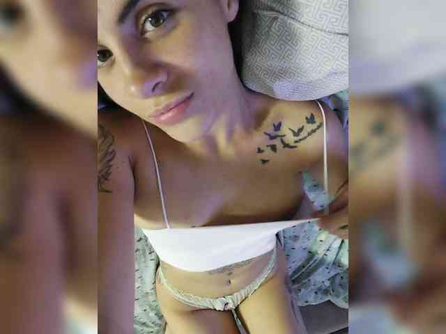 -EmilyJones- webcam