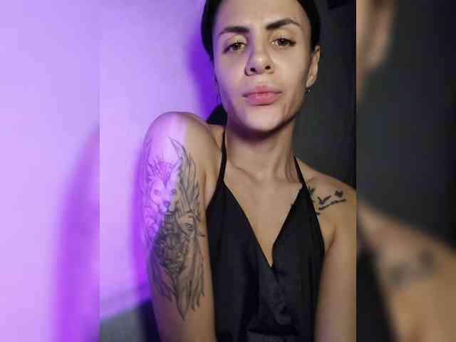 -EmilyJones- webcam