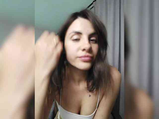 -EmilyJones- webcam