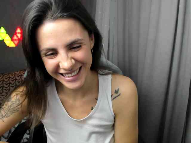 -EmilyJones- webcam