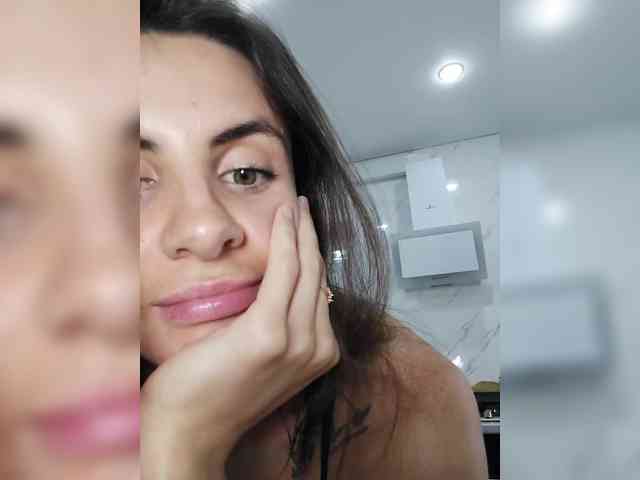 -EmilyJones- webcam