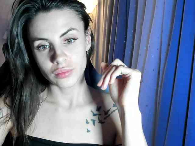 -EmilyJones- webcam
