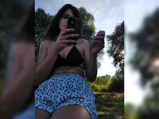 -EmilyJones- webcam