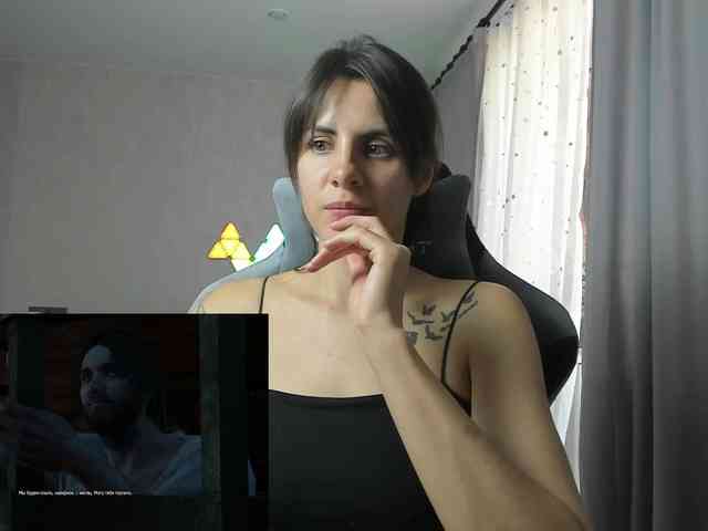 -EmilyJones- webcam