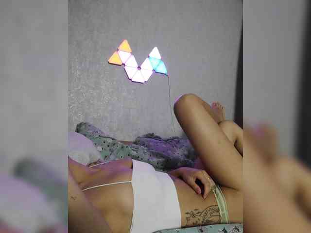 -EmilyJones- webcam