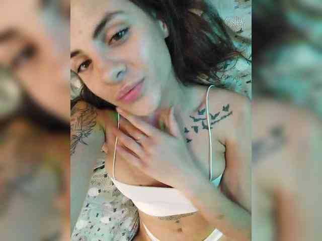 -EmilyJones- webcam