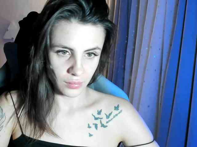 -EmilyJones- webcam