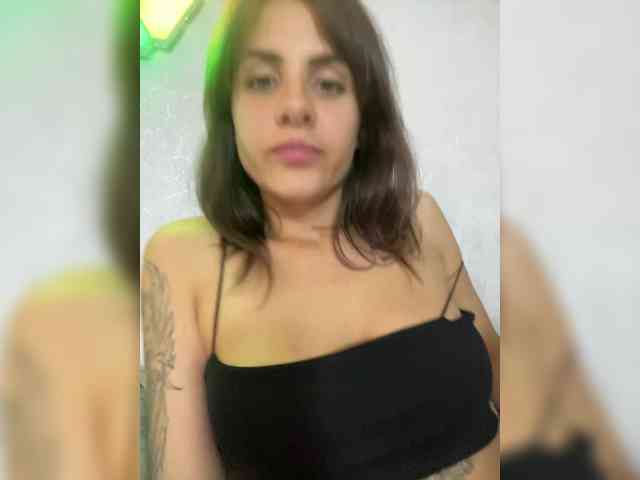 -EmilyJones- webcam