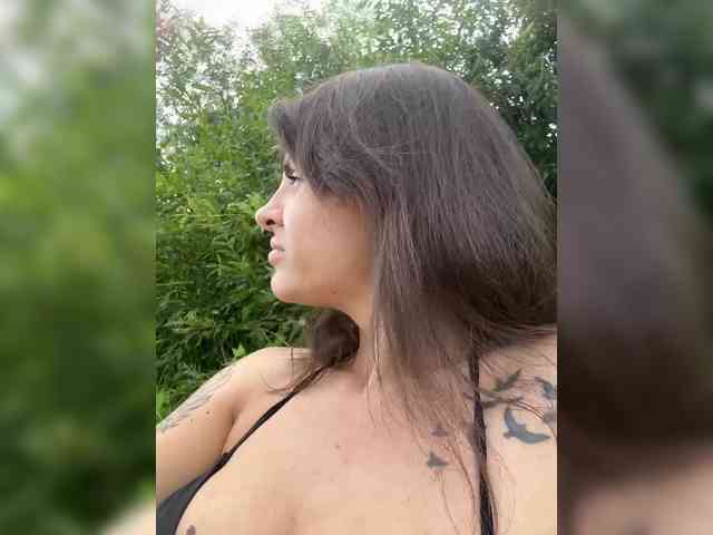 -EmilyJones- webcam
