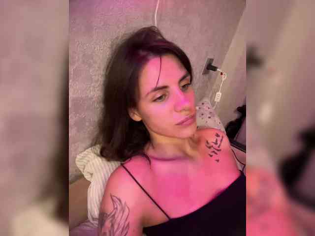 -EmilyJones- webcam