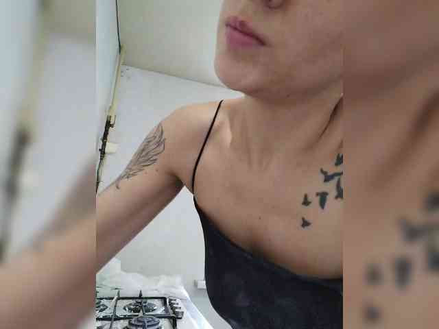 -EmilyJones- webcam