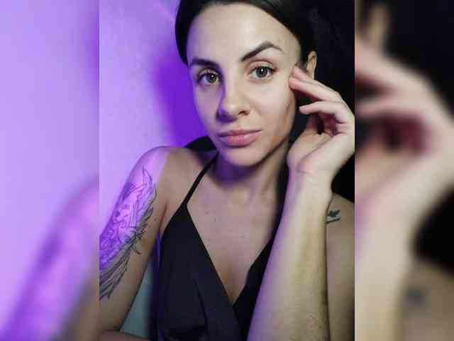 -EmilyJones- webcam
