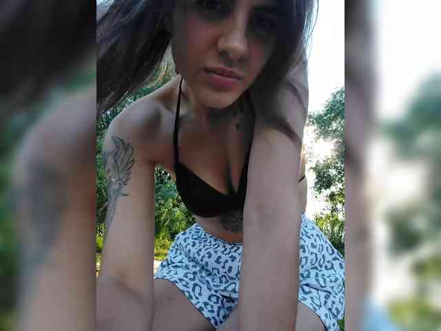 -EmilyJones- webcam