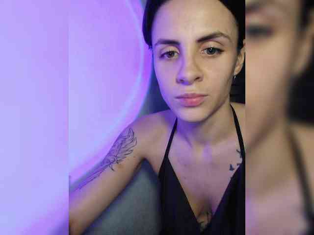 -EmilyJones- webcam