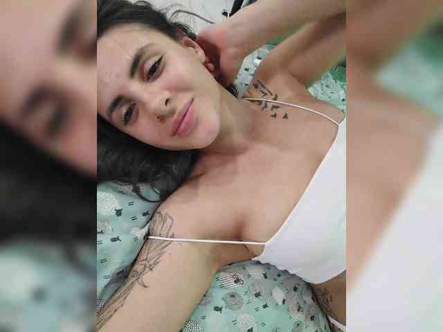 -EmilyJones- webcam