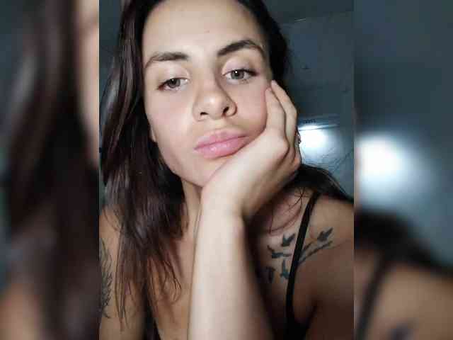 -EmilyJones- webcam