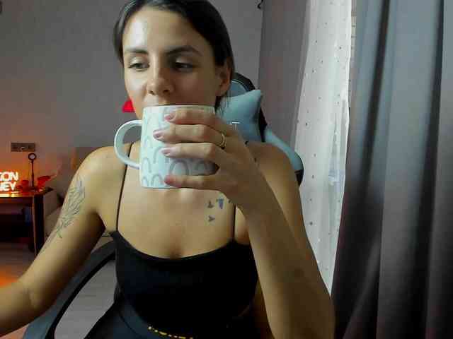 -EmilyJones- webcam