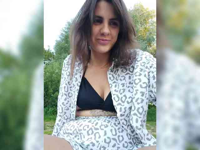 -EmilyJones- webcam