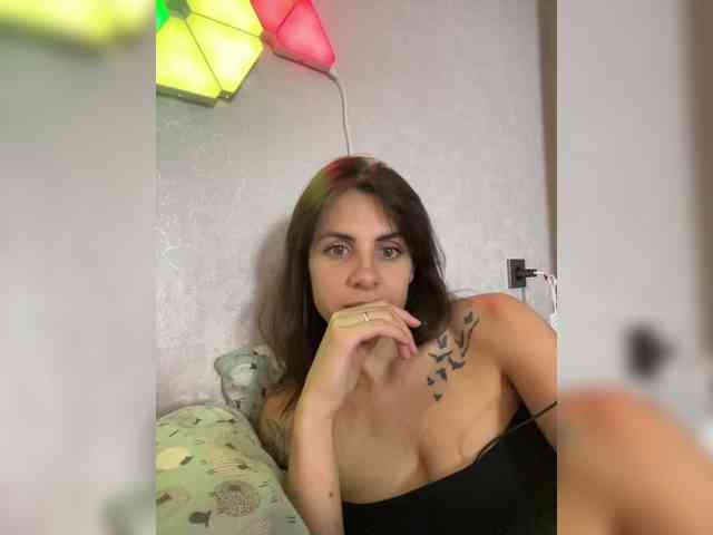 -EmilyJones- webcam