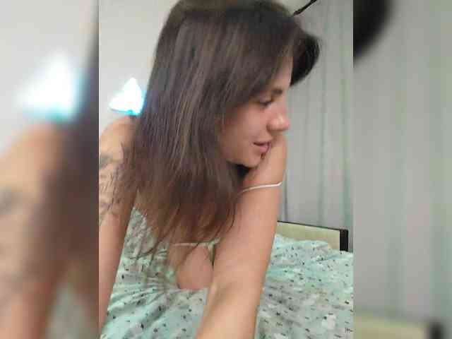 -EmilyJones- webcam