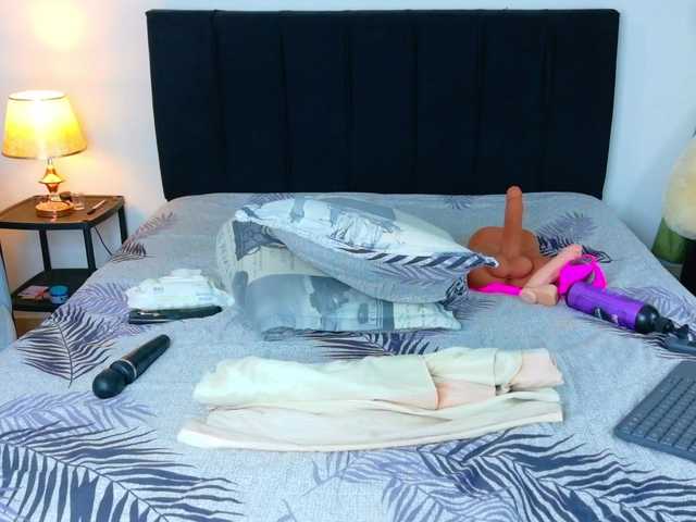 Black-gem18's BongaCams show and profile