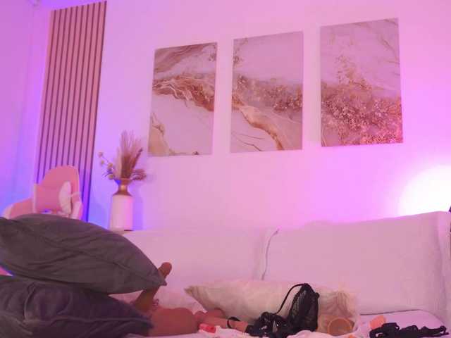 LillyThomps's BongaCams show and profile