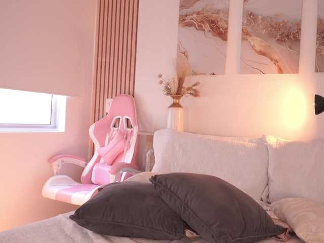 LillyThomps's BongaCams show and profile