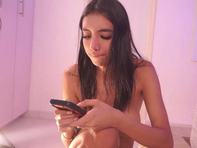 LillyThomps's BongaCams show and profile