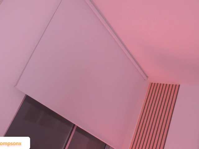  LillyThomps chat room