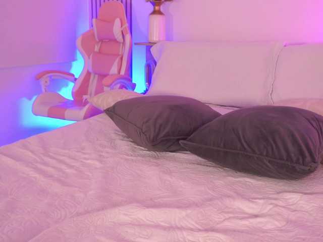 LillyThomps's BongaCams show and profile