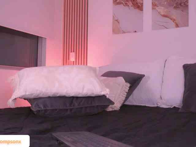 LillyThomps webcam