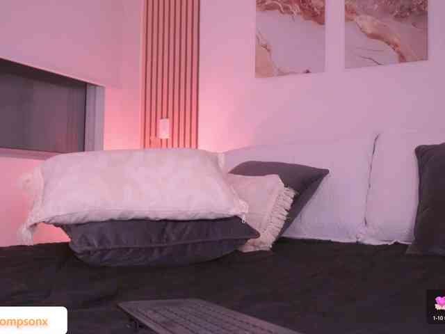 LillyThomps webcam