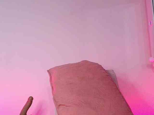 celeste-mrg's webcam live show