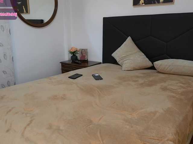 le modèle AdelleSweet est en webcam porno dans un show sur le site bongacams, il possède les tags suivants: White/Caucasian,Blonde,Shaved