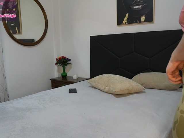 AdelleSweet's BongaCams show and profile