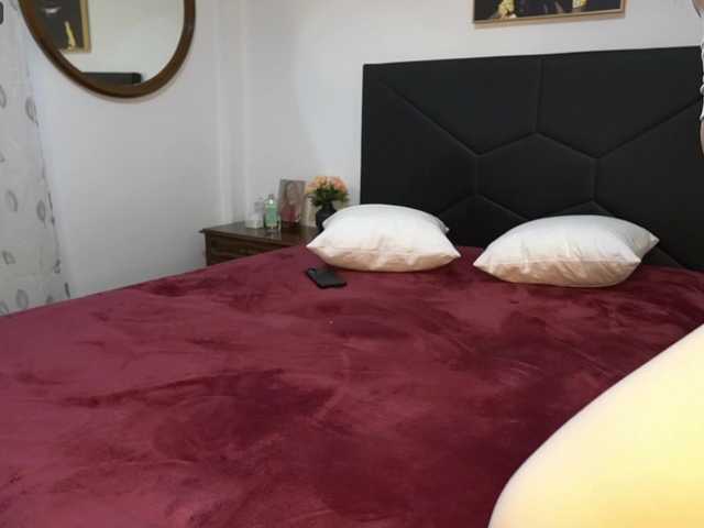 AdelleSweet's BongaCams show and profile