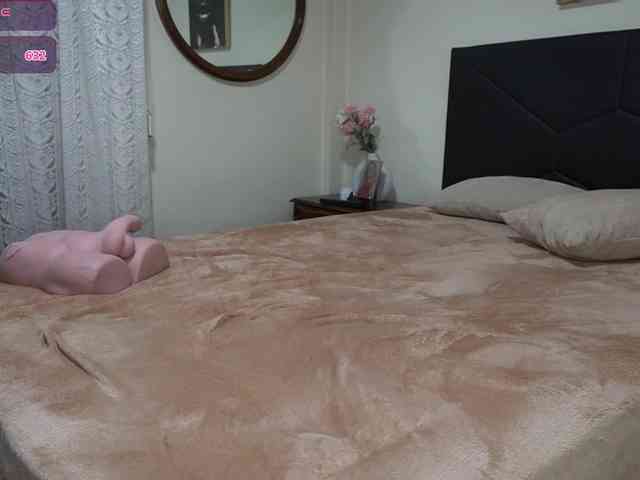 AdelleSweet webcam