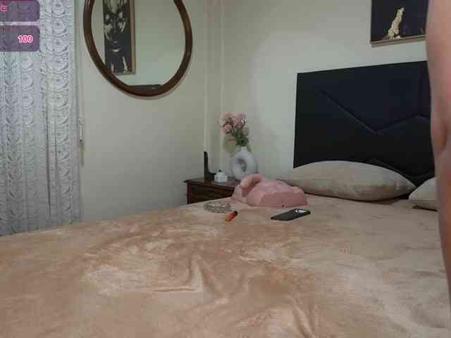 AdelleSweet webcam