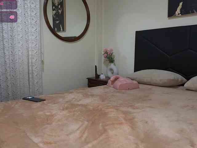 AdelleSweet webcam