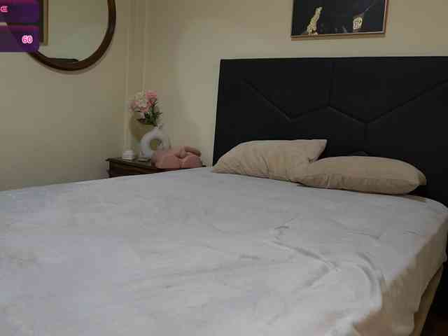 AdelleSweet webcam