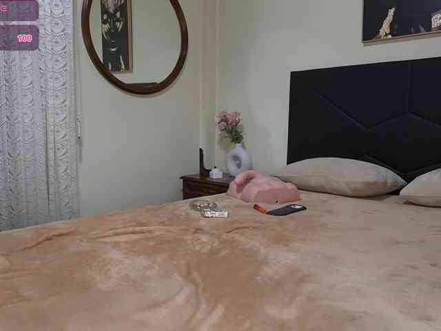AdelleSweet webcam