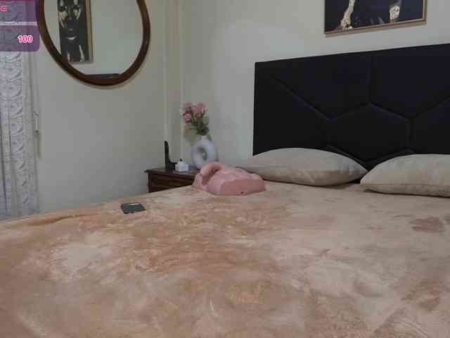 AdelleSweet webcam