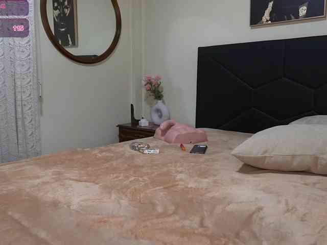 AdelleSweet webcam