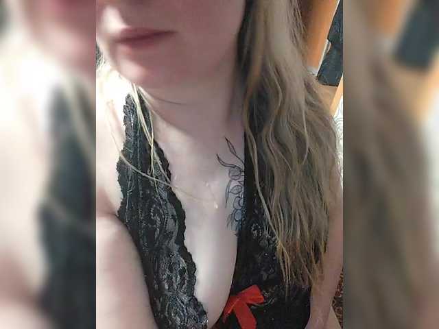 Sweetflowera's BongaCams show and profile