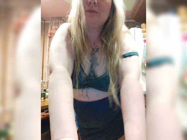 Sweetflowera's BongaCams show and profile